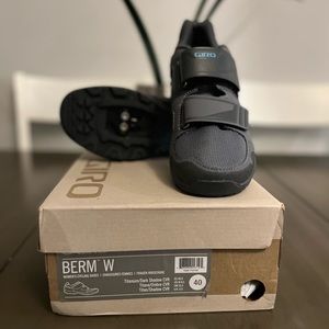 Women’s spin shoes